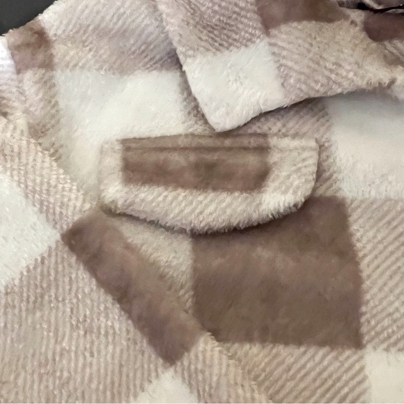 Teddy Bear Jacket Buffalo Plaid With Faux Flap Pocket Teddy Tan and White - Picture 4 of 9